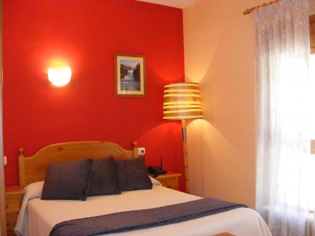 Meson De Salinas Hotell Salinas de Bielsa Rum bild