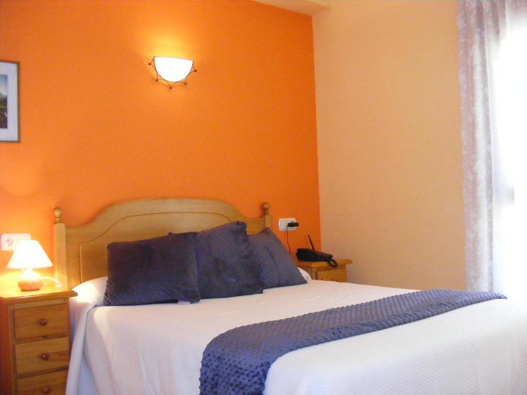 Meson De Salinas Hotell Salinas de Bielsa Rum bild