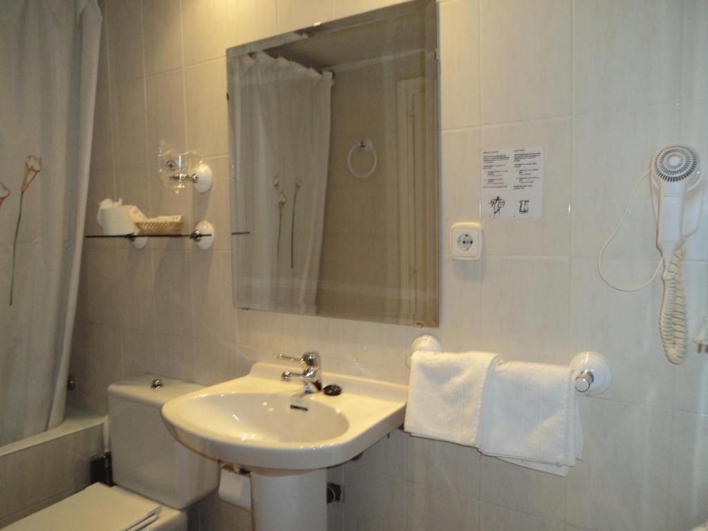 Meson De Salinas Hotell Salinas de Bielsa Rum bild